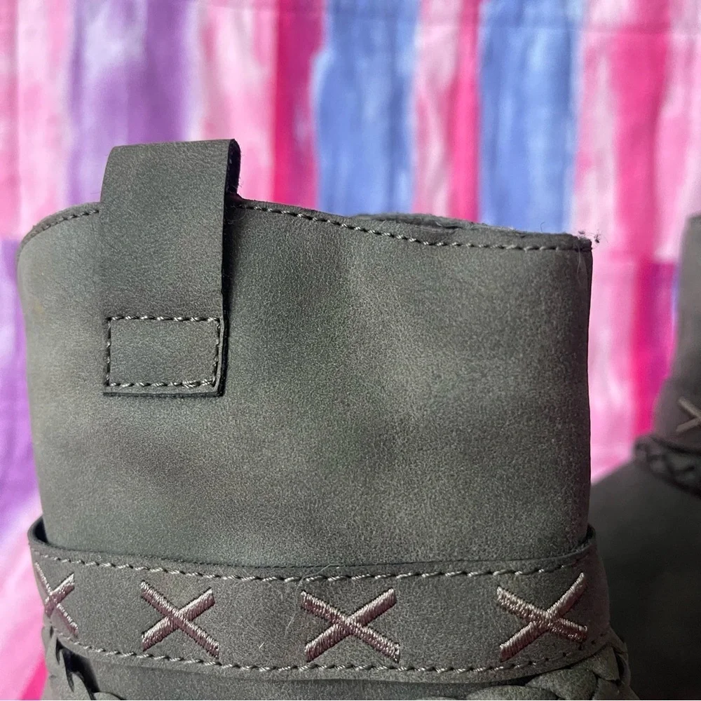 GC Shoes Nettie AnKle Boots Grey Size 10 new without tags or box